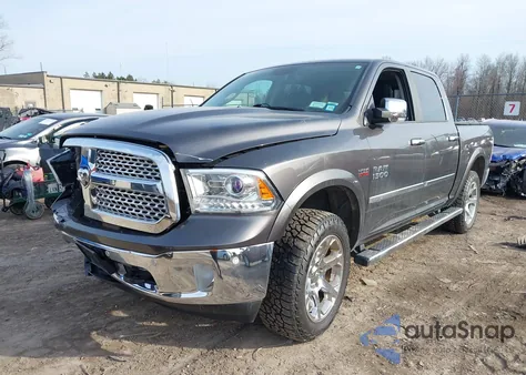 2017 Ram 1500 Laramie 4X4 5'7 Box z USA, uszkodzony, nr VIN 1C6RR7NTXHS660854
